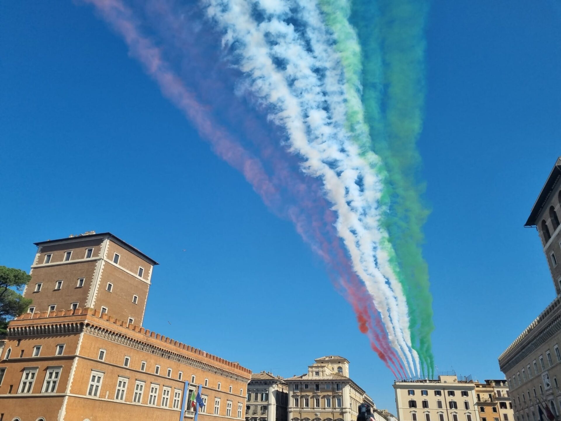 a-roma-la-parata-del-2-giugno:-ecco-come-spostarsi-tra-strade-e-metro-chiuse