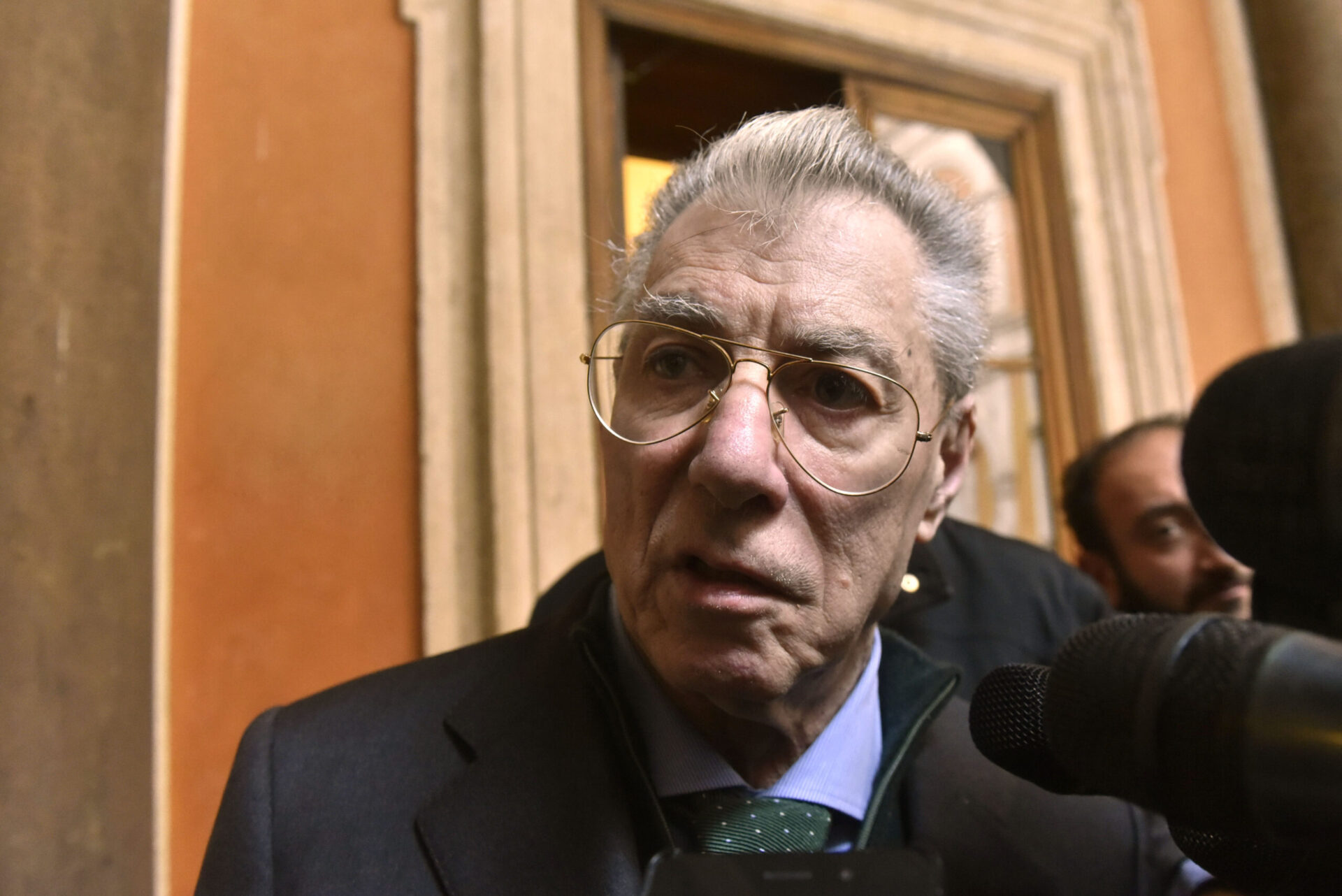 bossi-“un-traditore”-si-o-no?-la-lega-si-divide