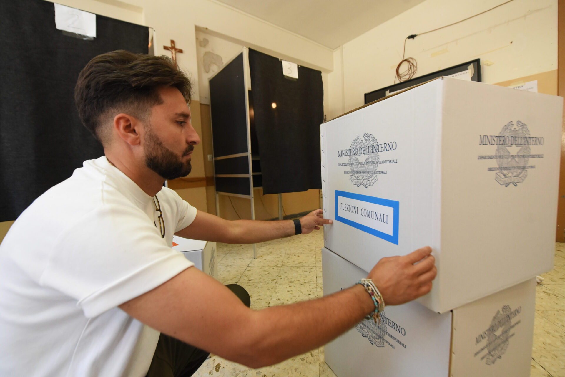 comunali,-in-toscana-18-ballottaggi.-in-liguria-si-vota-al-mare