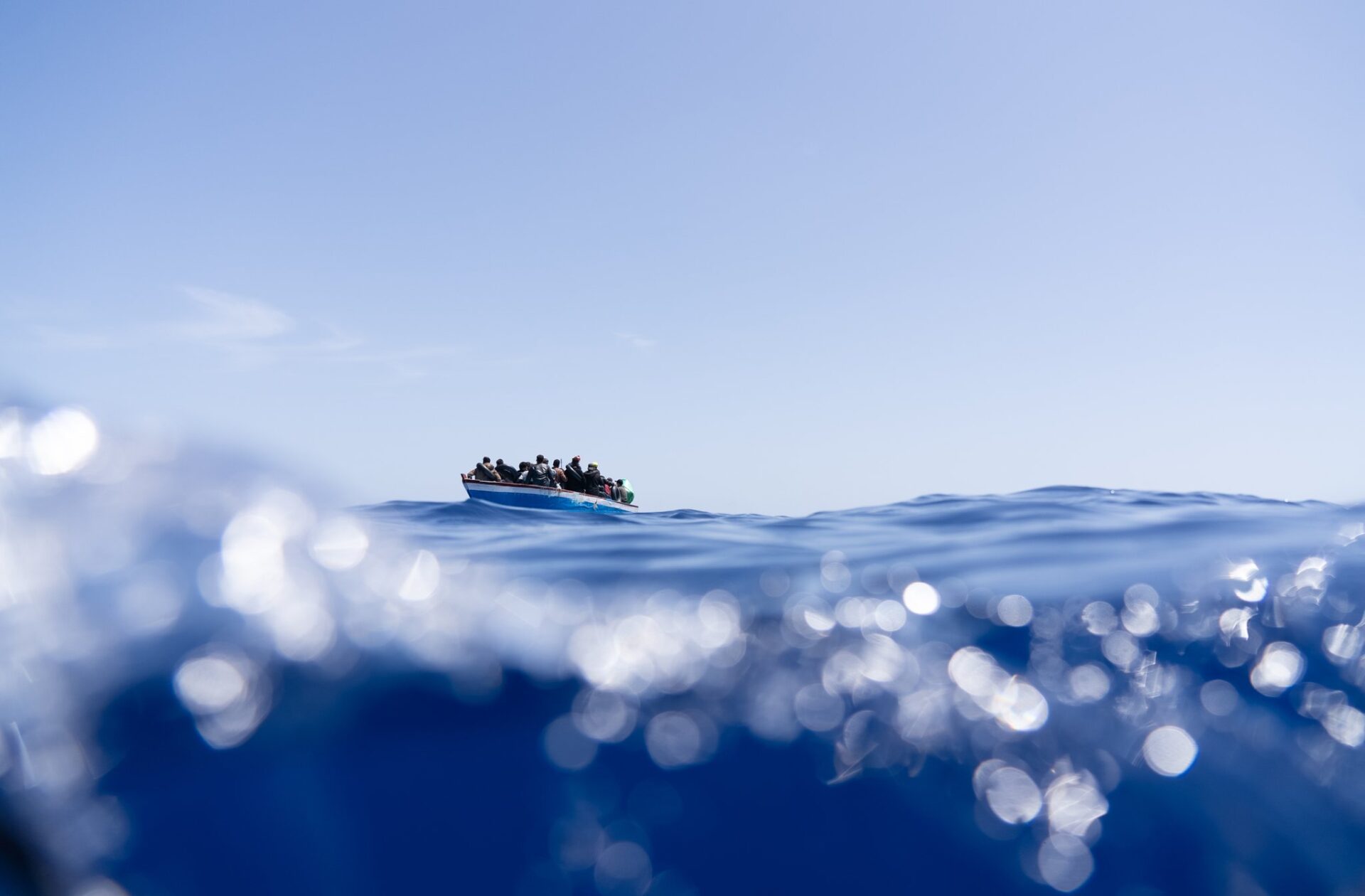 naufragio-mar-ionio,-la-nave-dattilo-recupera-dieci-corpi