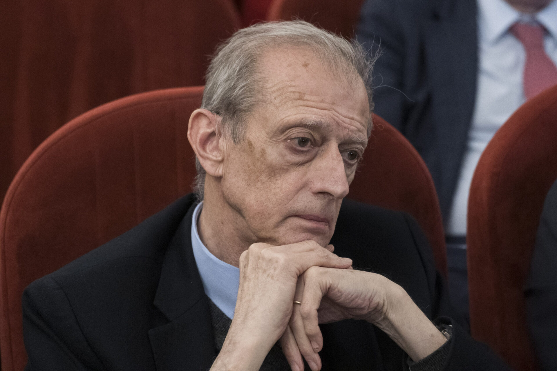 piero-fassino,-ultima-‘chance’-di-chiudere-il-profumo-gate:-500-euro-per-archiviare-il-caso