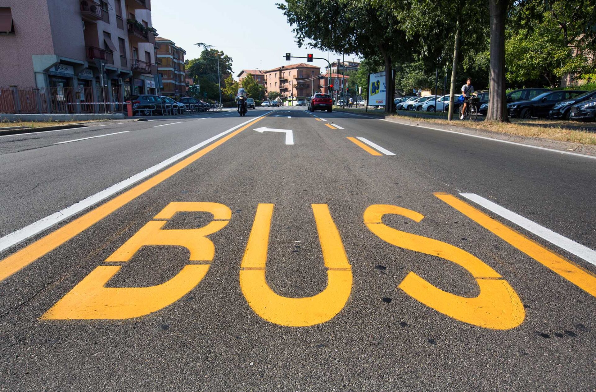 gli-autobus-ora-si-possono-guidare-gia-a-18-anni:-mancavano-autisti